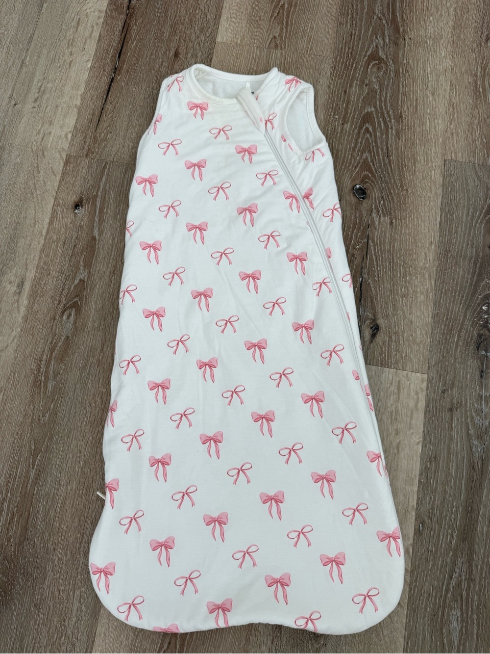 Kyte BABY White Sleeveless Sleep Sack with Pink Bow Print